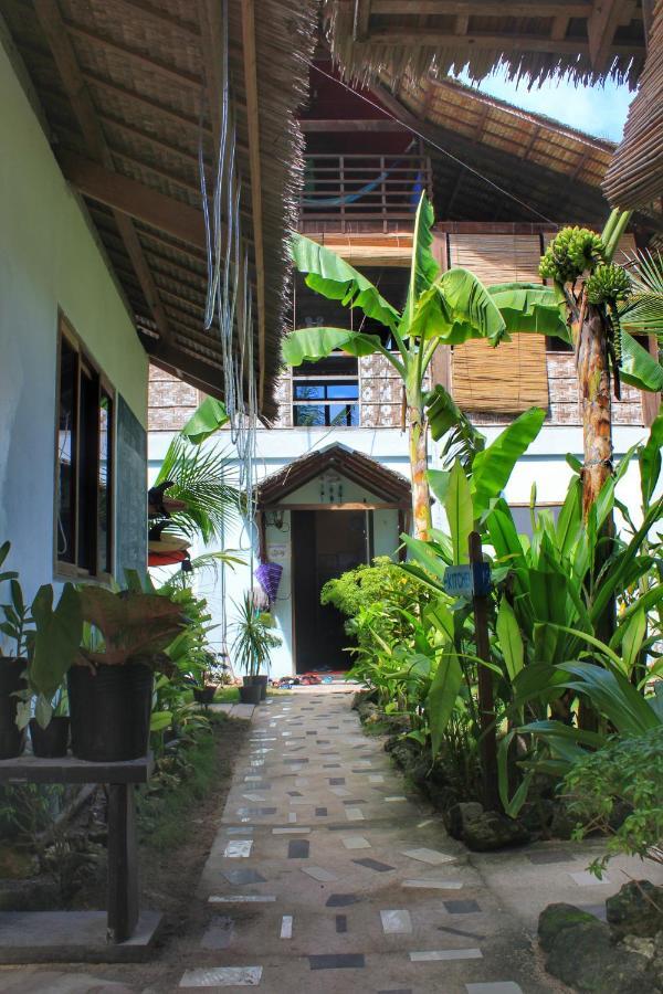Footprints Homestay (Adults Only) General Luna  Εξωτερικό φωτογραφία